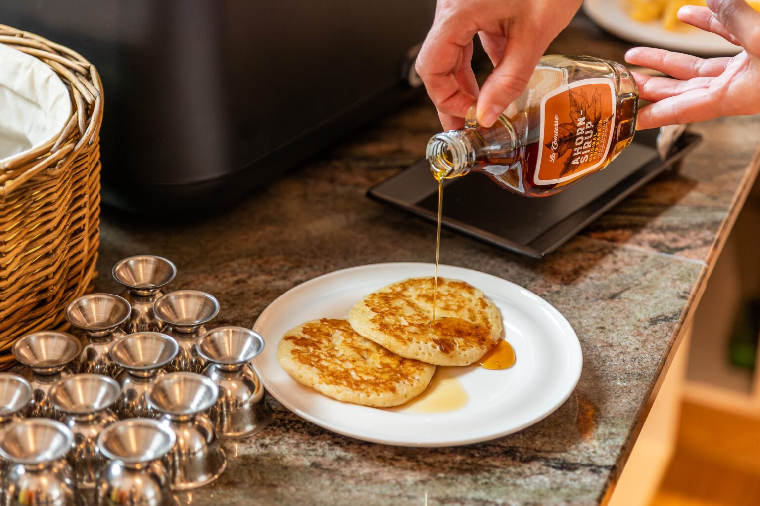 Pfannkuchen mit Ahornsirup