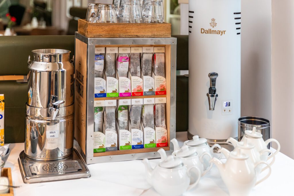 Große Tee Auswahl beim Frühstück im Hotel