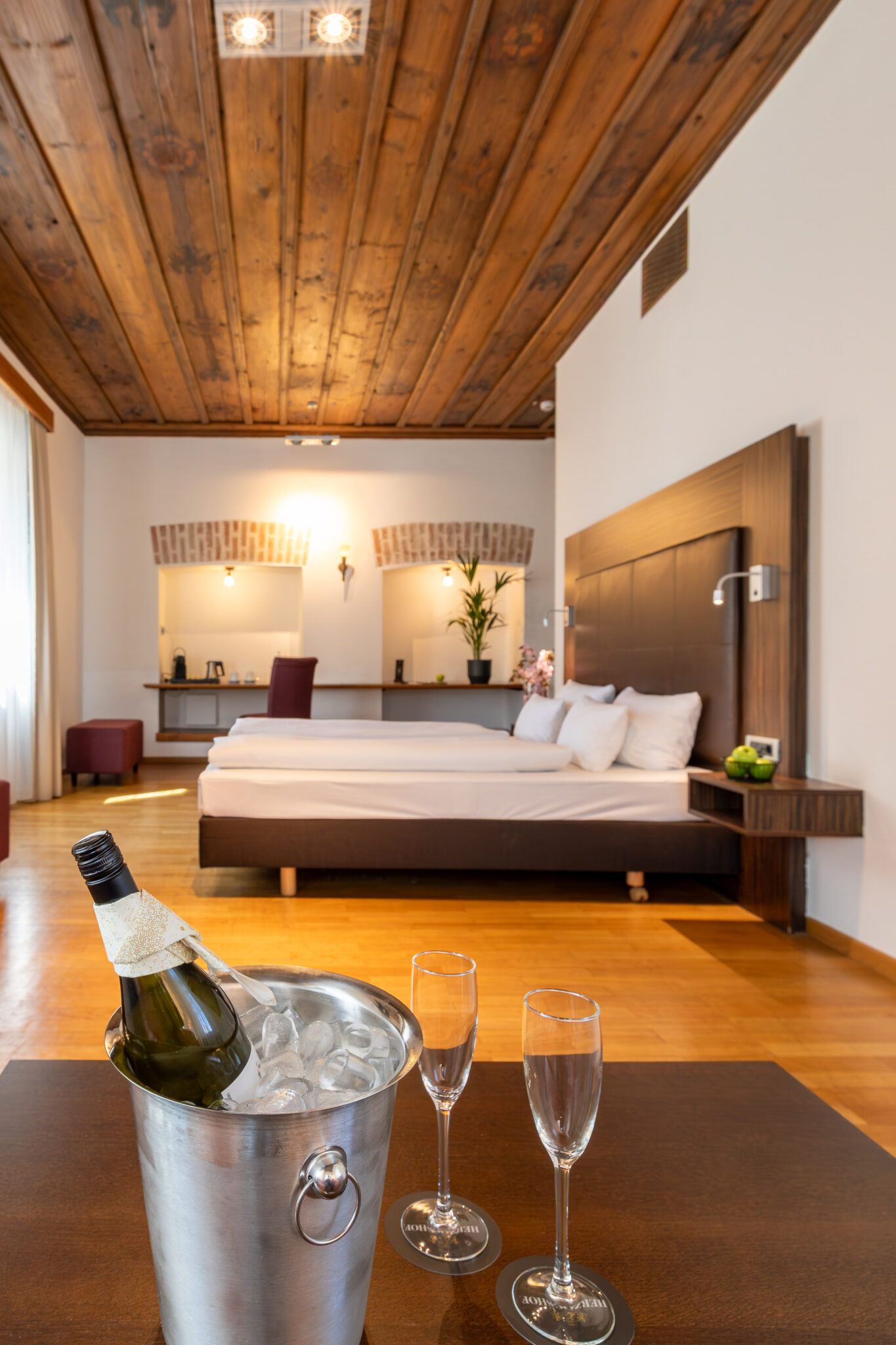 Das luxoriöse Ambiente der Junior-Suite verleiht ihrem Aufenthalt die herzögliche Note